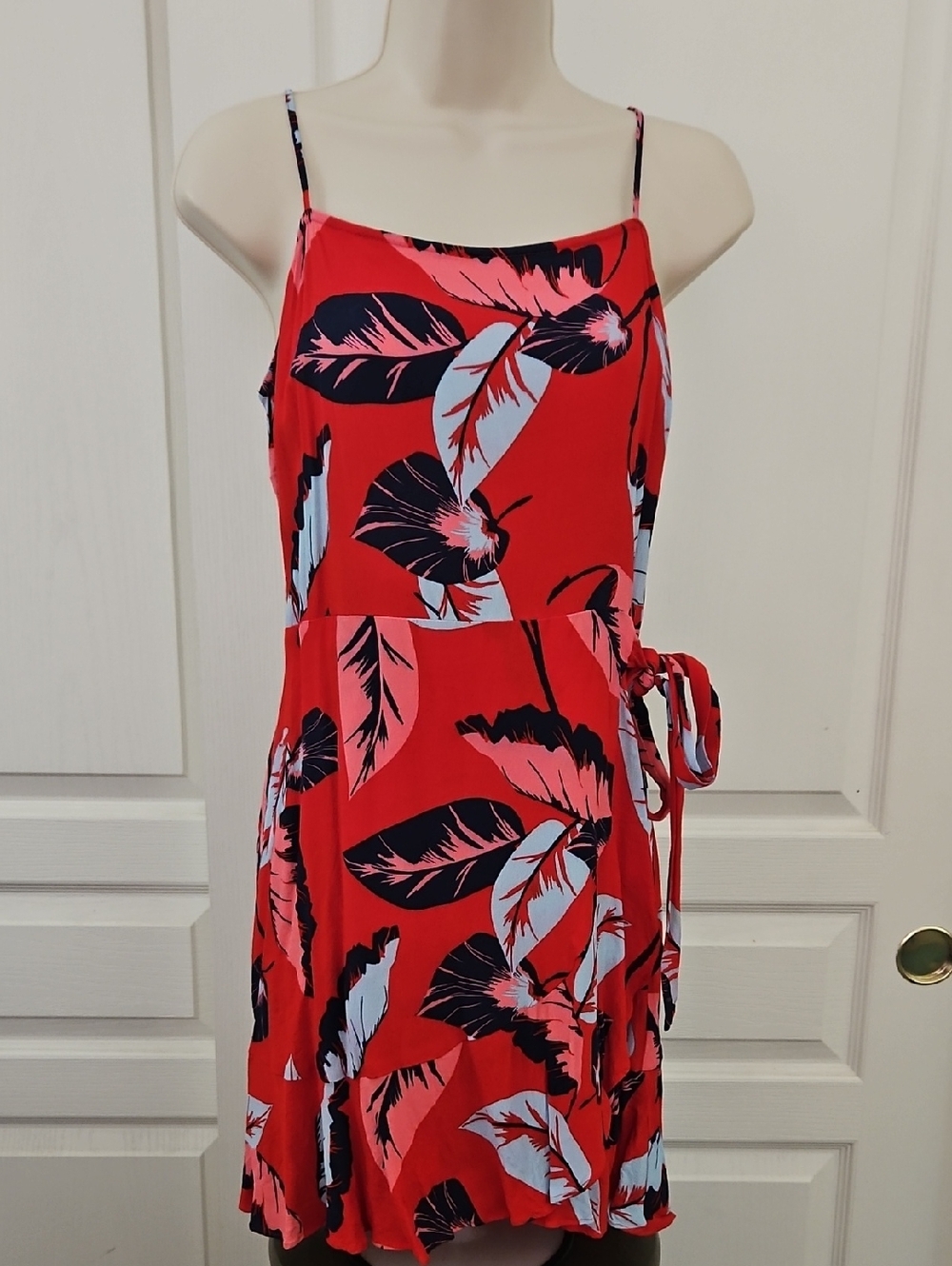 Express | Red Tropical Leaf Wrap Dress Spaghetti Strap Mini Size M